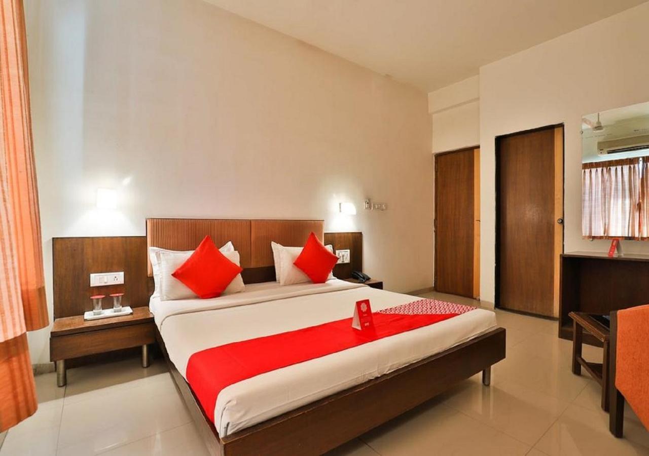 Hotel President Inn By Sky Stays Gandhinagar Ngoại thất bức ảnh