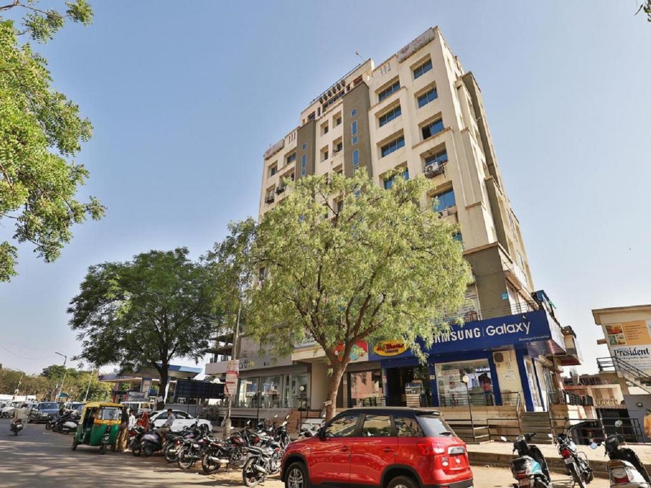 Hotel President Inn By Sky Stays Gandhinagar Ngoại thất bức ảnh